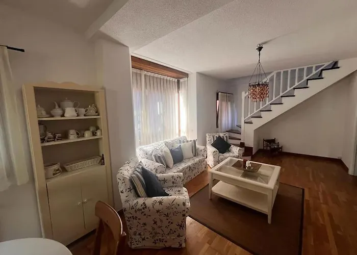 Duplex Buhardilla Con Garaje En El Centro Appartement Comillas